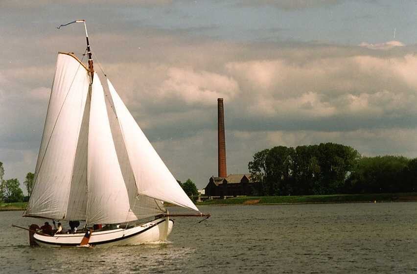 LE25 in Lemsterbaai nabij het Wouda gemaal